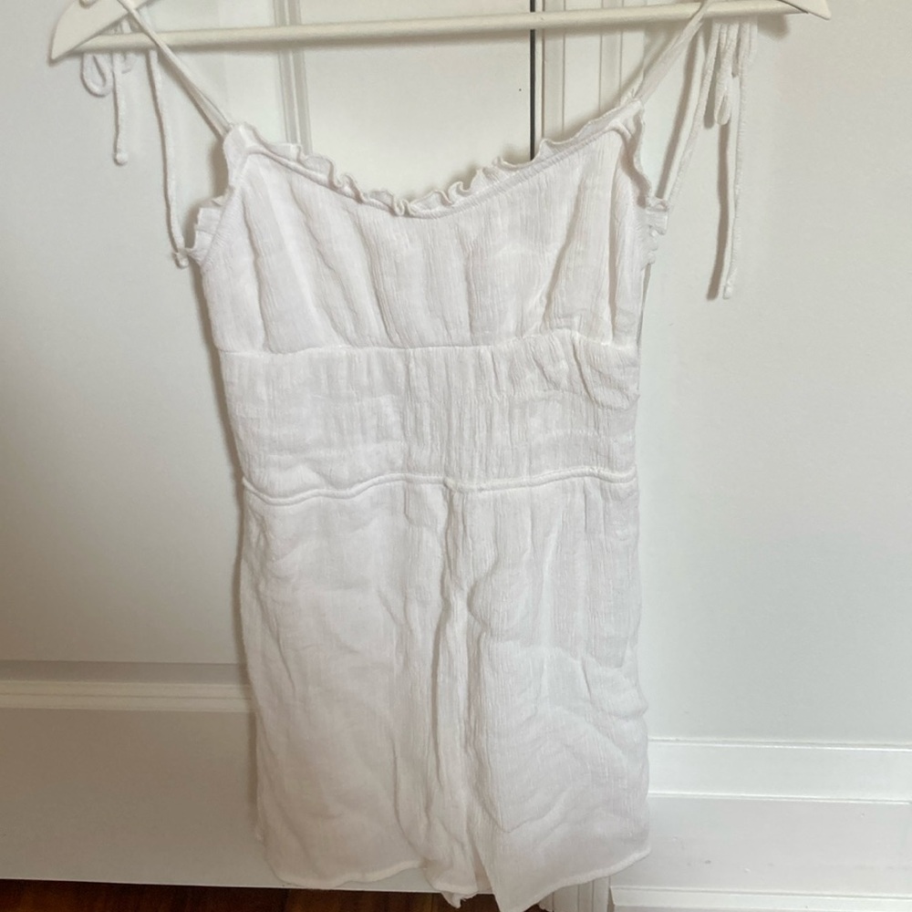 White romper - Picture 1 of 3
